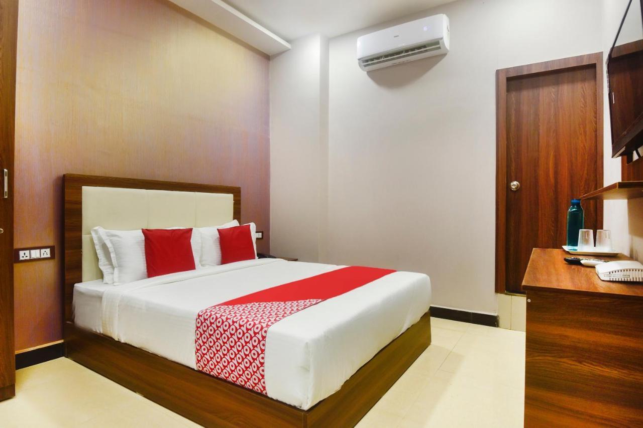OYO 43474 Hotel Blue Sky Mumbai Exterior foto