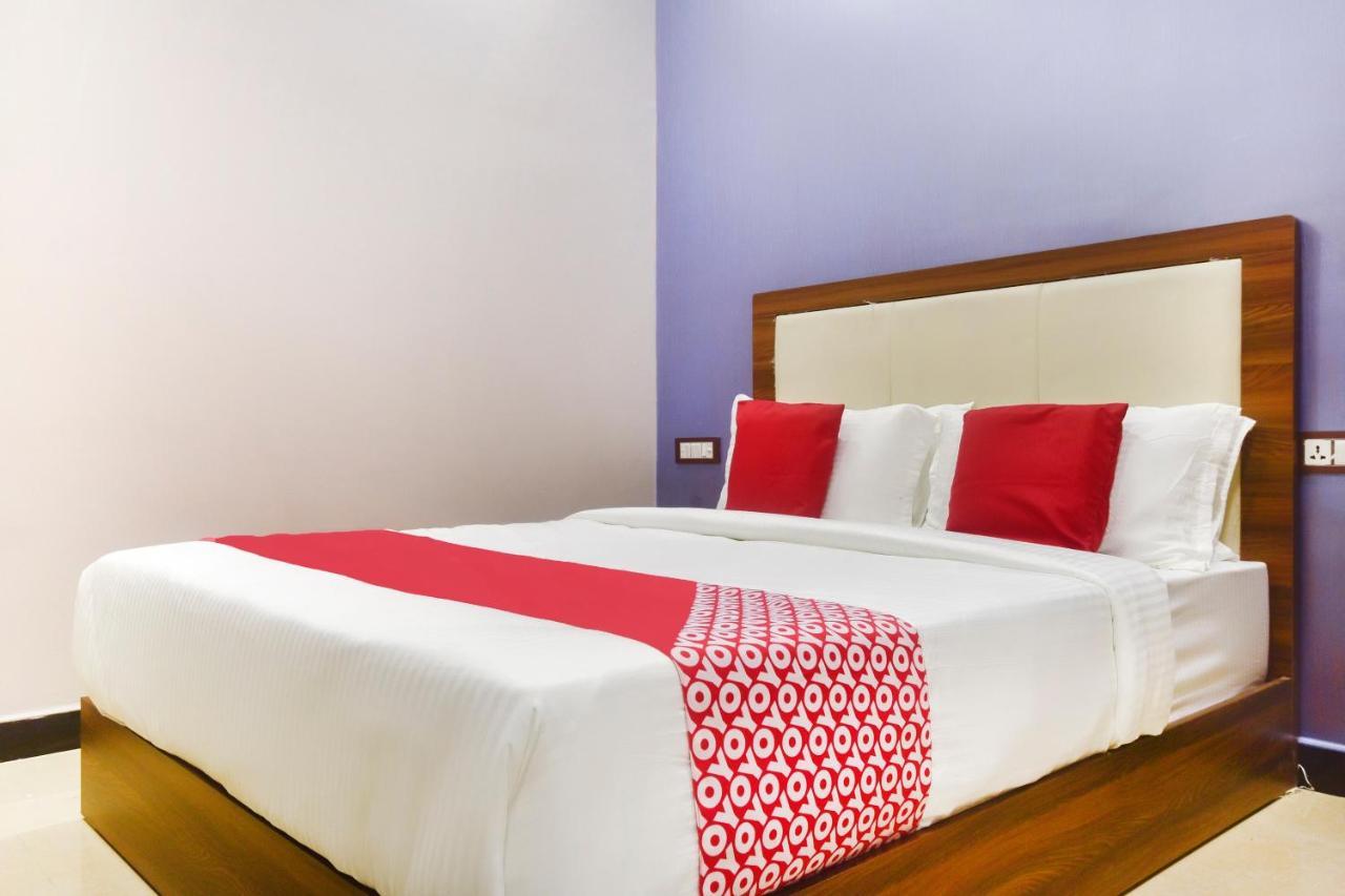OYO 43474 Hotel Blue Sky Mumbai Exterior foto