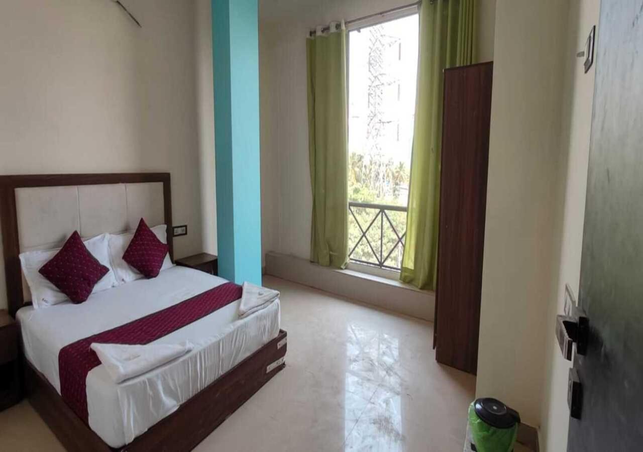 OYO 43474 Hotel Blue Sky Mumbai Exterior foto