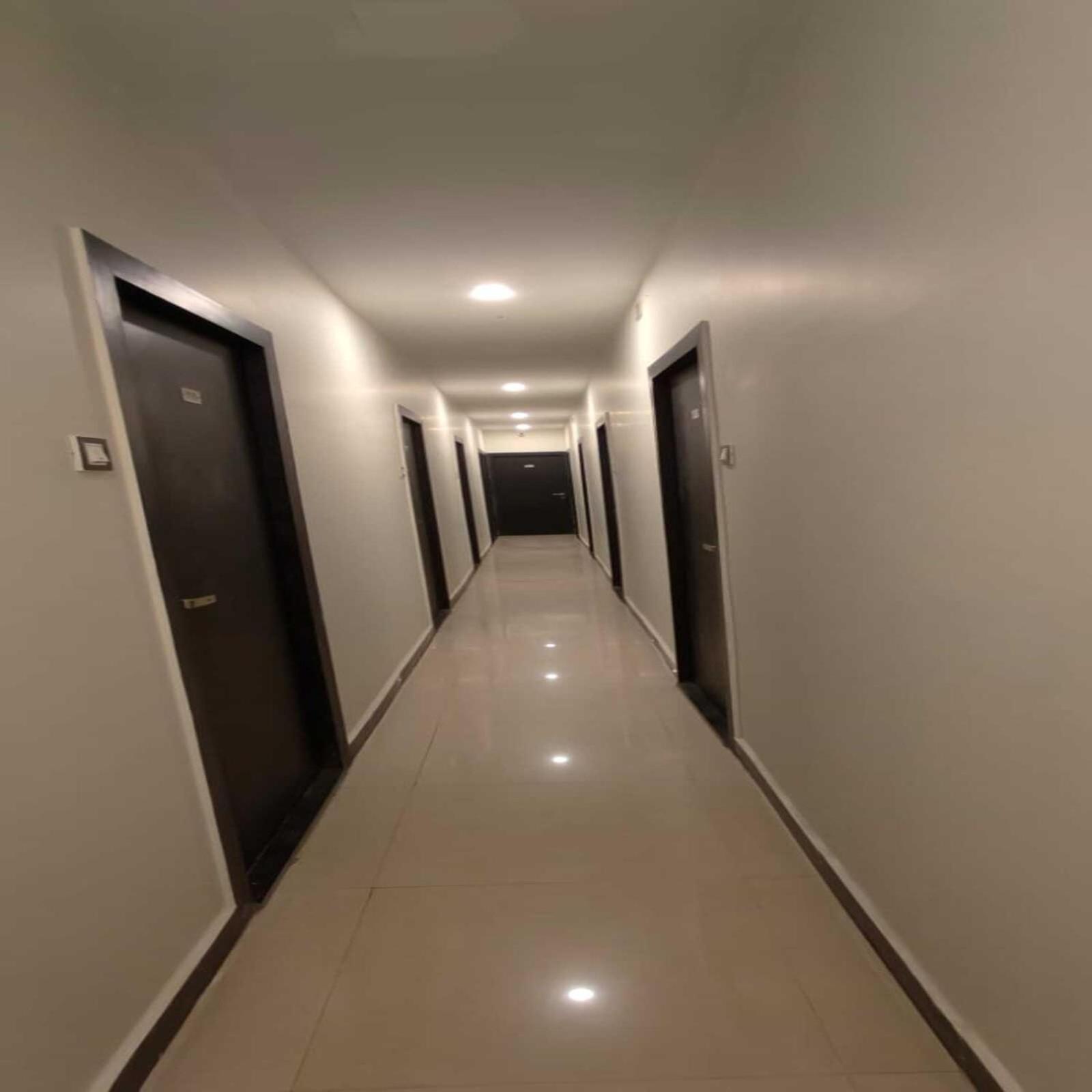 OYO 43474 Hotel Blue Sky Mumbai Exterior foto